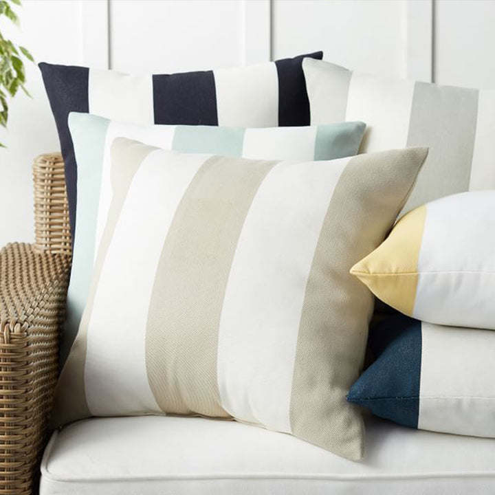 Square striped outdoor cushion cover made of weather-resistant polyester with concealed zipper Kalsten