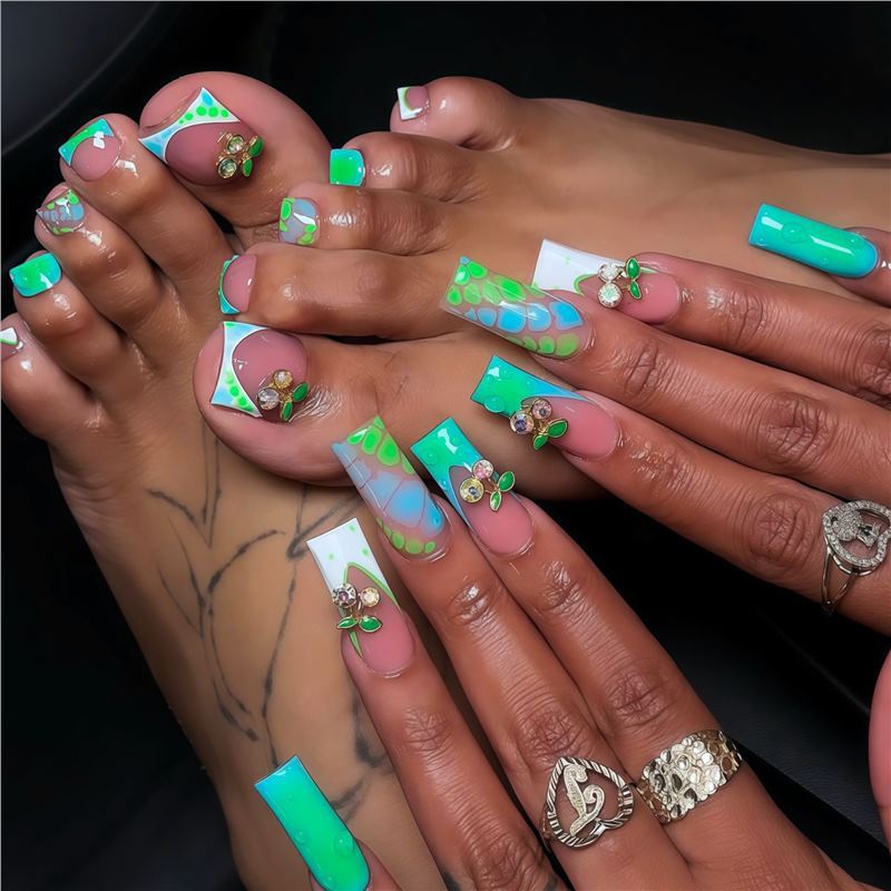 Artistic Floral Press-On Nail Art Kalsten