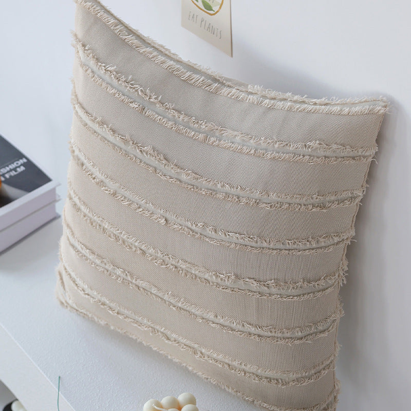Decorative square cushion cover made of soft velvet with a fine fringe edge Kalsten