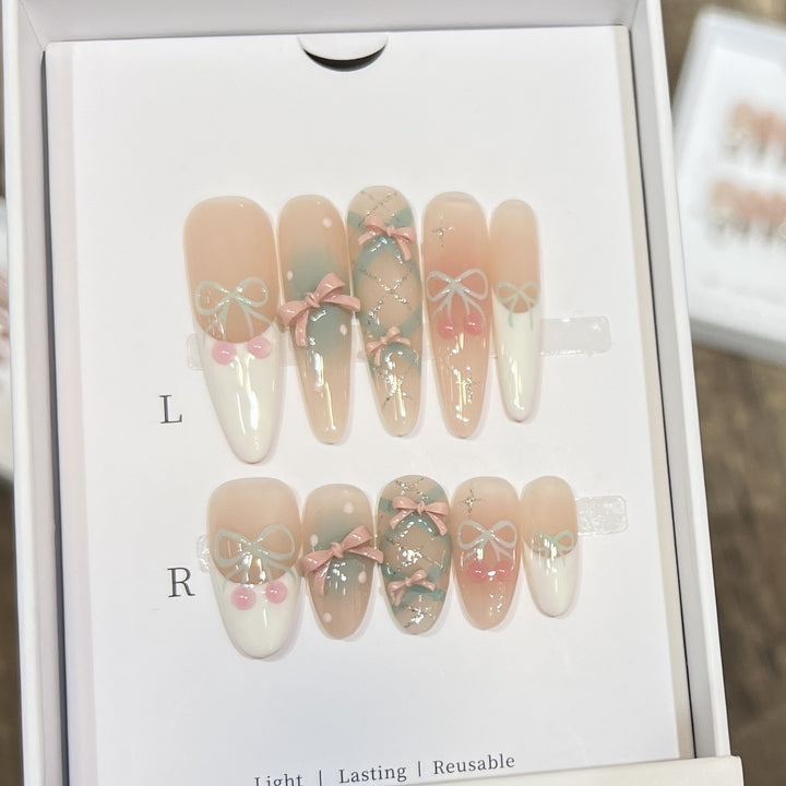 Elaborate Decorative Press-On Nail Art Set Kalsten