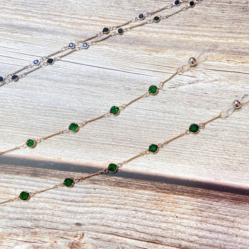 Elegant jewelry holder chain with onyx beads Kalsten