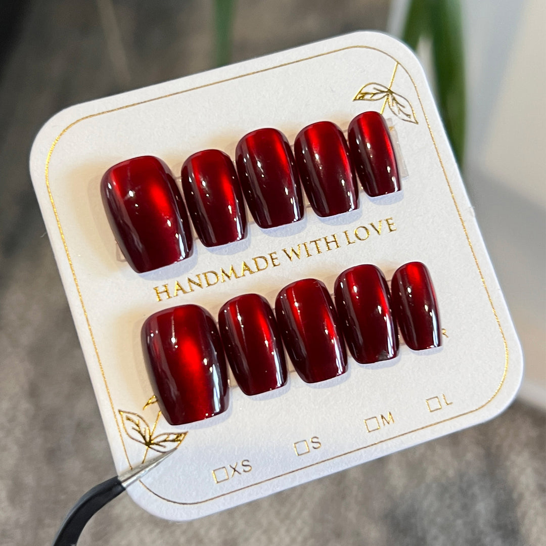 Artful artificial nails with shiny finish Kalsten