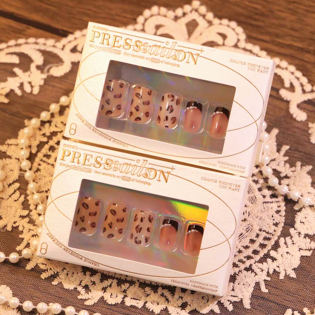 Artful Nail Art with Filigree Decorations Kalsten