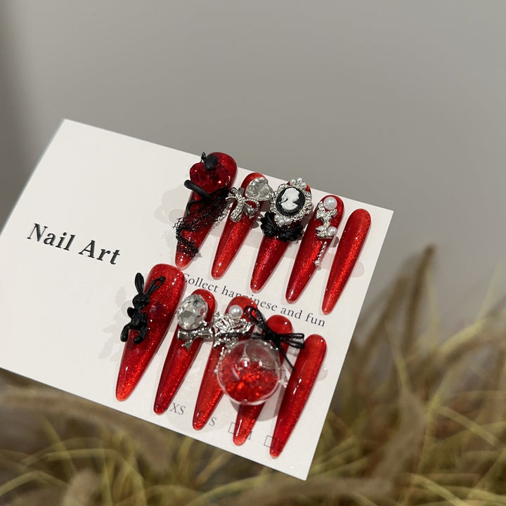 Artistic Decorative Press-On Nail Art Set