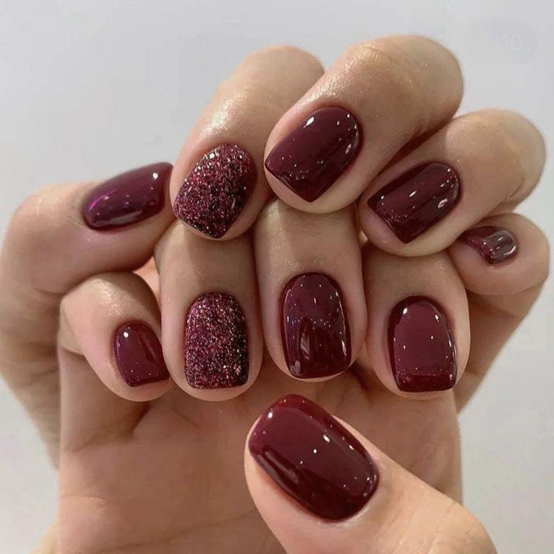 Glossy Press-On Nail Extensions with Glitter Kalsten