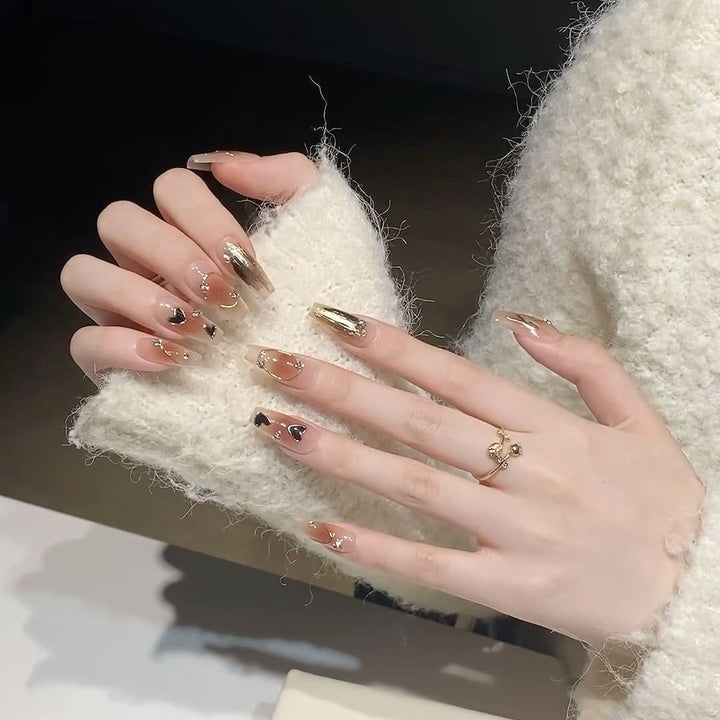 Artistic Press-On Nail Set with Elegant Metallic Accents Kalsten