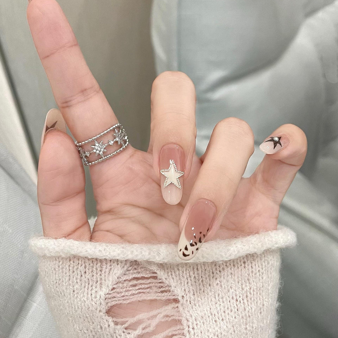 Artificial Nail Design with Festive Star Motif Kalsten