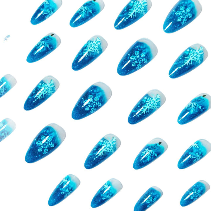 Clear nail design with glitter and snowflake motif Kalsten