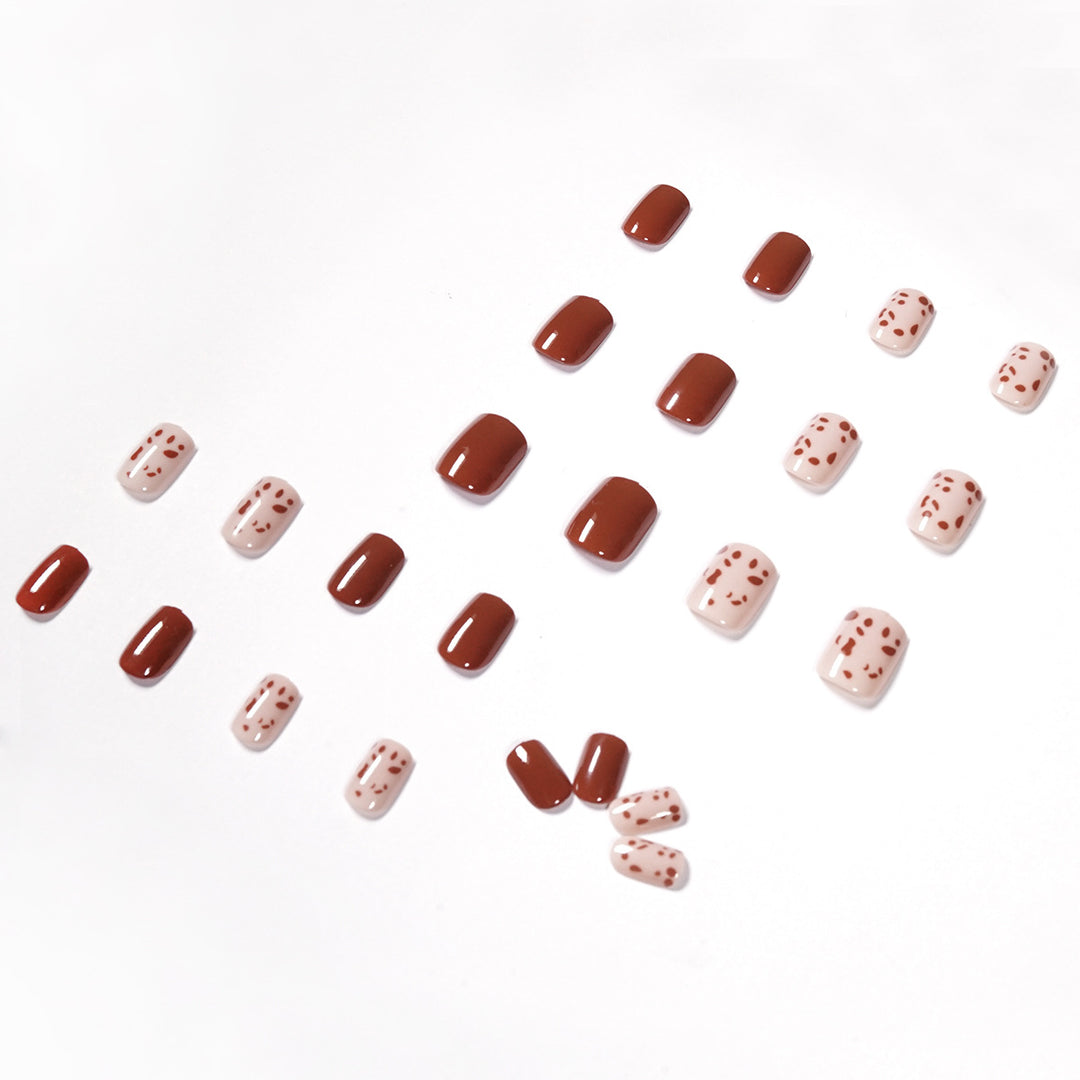 Artful nail art in elegant design Kalsten