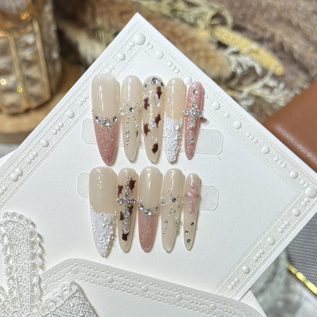 Glamorous Press-On Nail Art Kit with Innovative Design Elements Kalsten