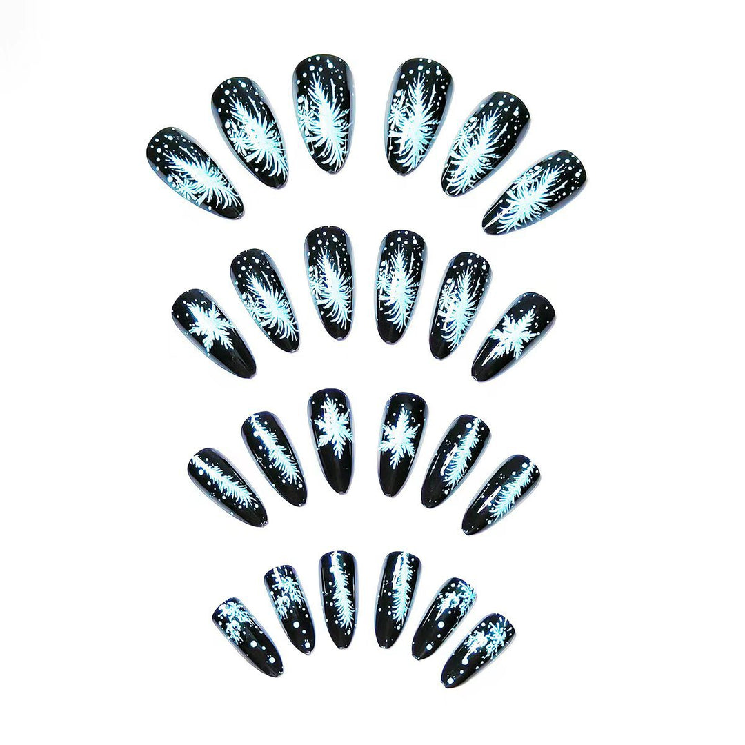 Elegant Artificial Nails with Snowflake Design Kalsten