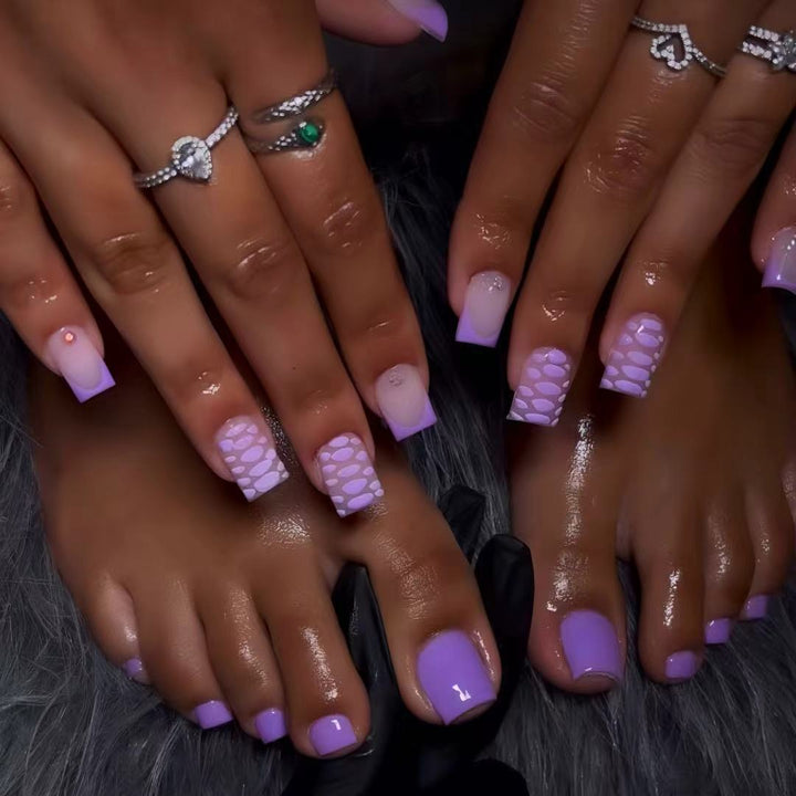 Patterned Press-On Nail Art Kalsten