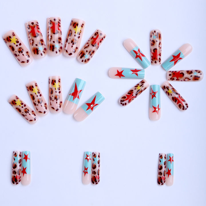 Artificial nails with striking star design Kalsten