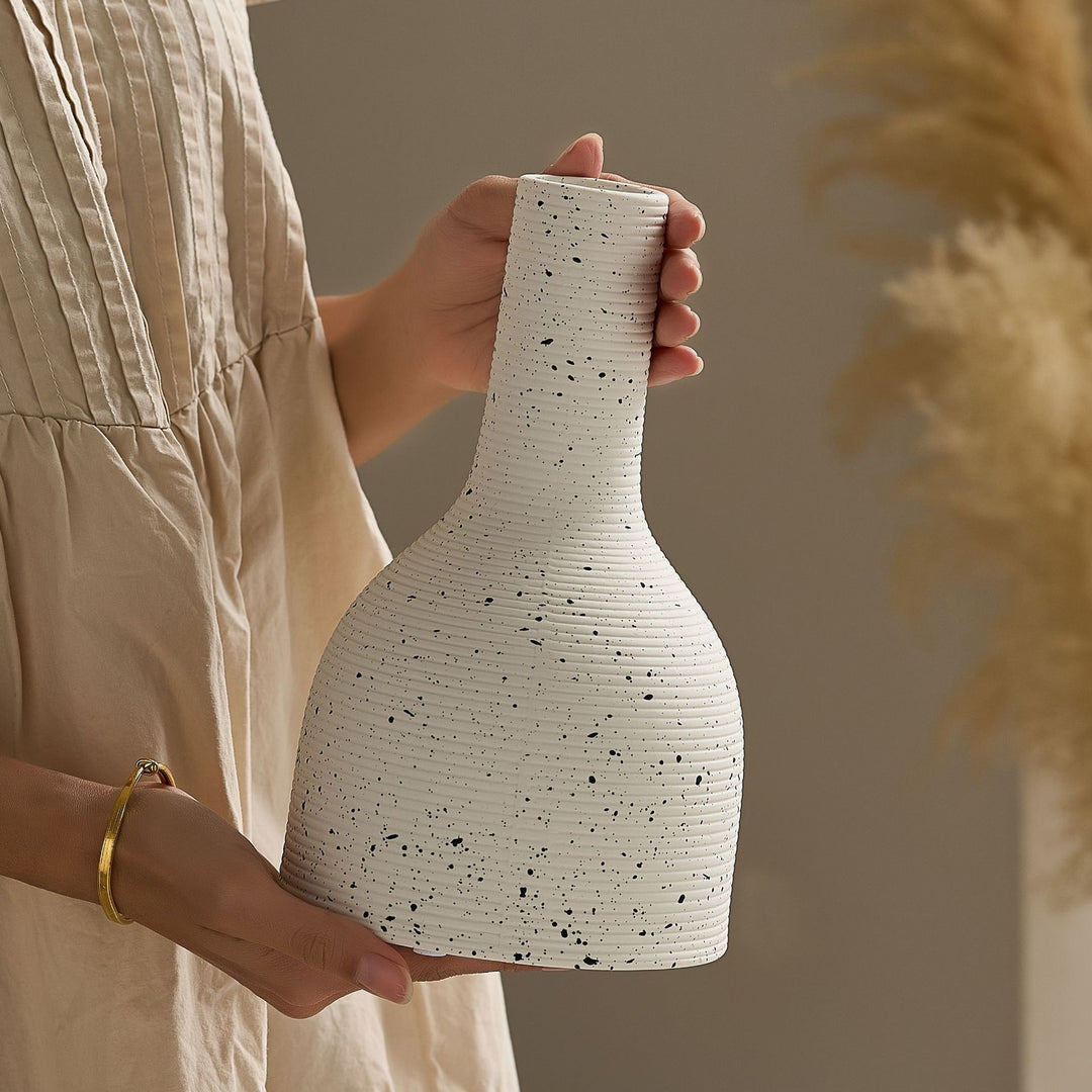 Elegant and Artistic Ceramic Vase Kalsten