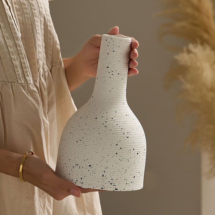Elegant and Artistic Ceramic Vase Kalsten