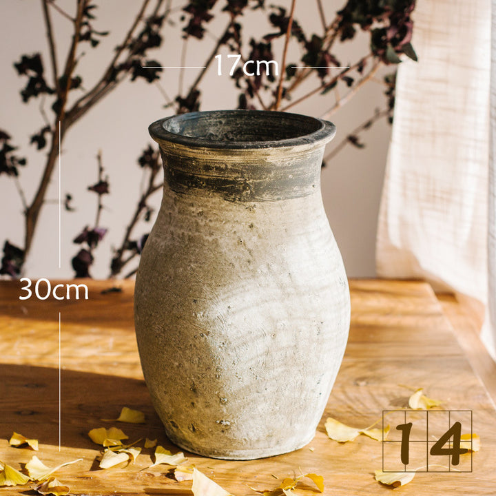 Rustic ceramic pot with handmade design Kalsten