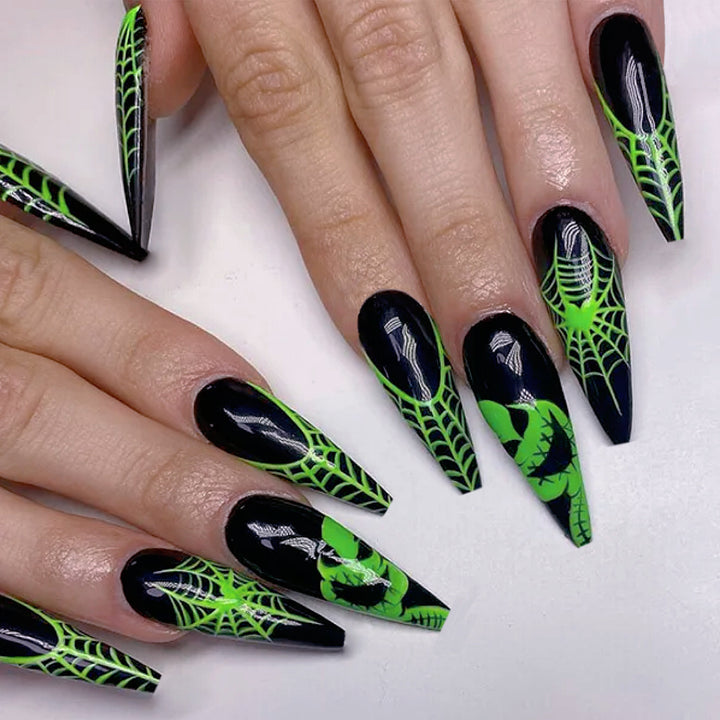 Halloween-Themed Stiletto Press-On Nail Art Kalsten