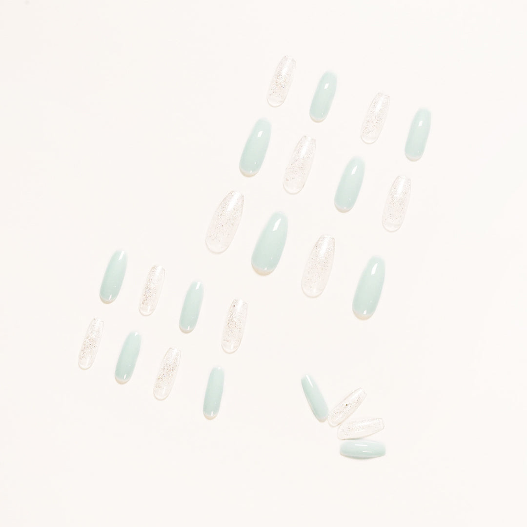 Elegant Nail Art with Glamorous Effects Kalsten