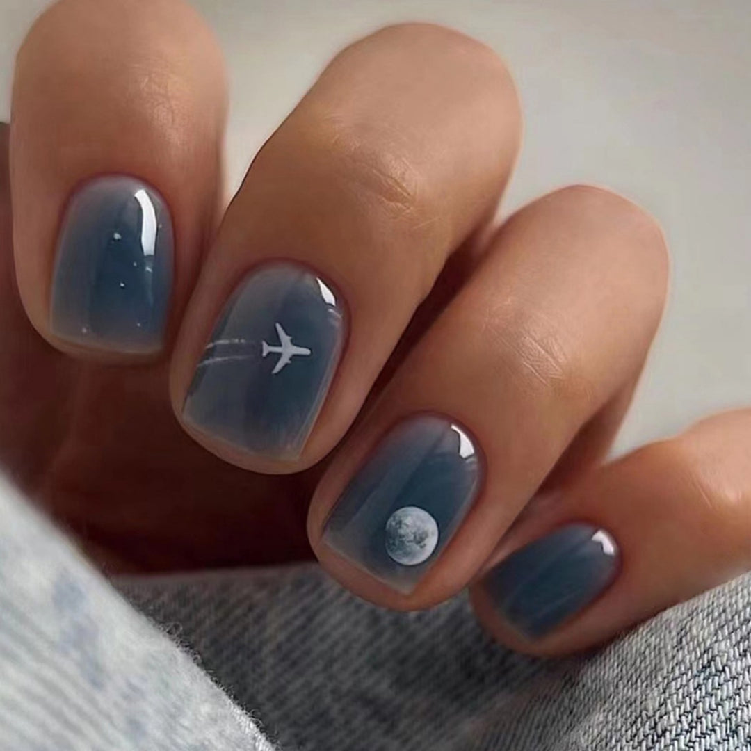 Artistic Travel-Themed Nail Extensions Kalsten