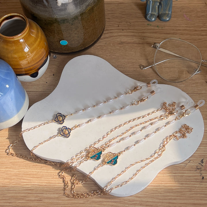 Artistic Gold-Plated Eyewear Chain with Decorative Cloud Charm Kalsten