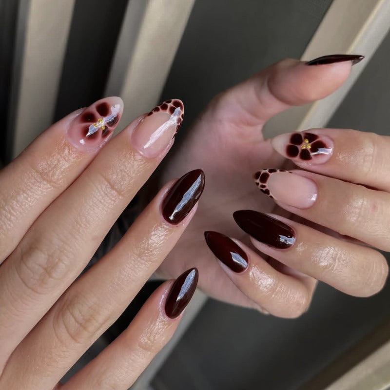 Artistic nail extensions in modern design Kalsten