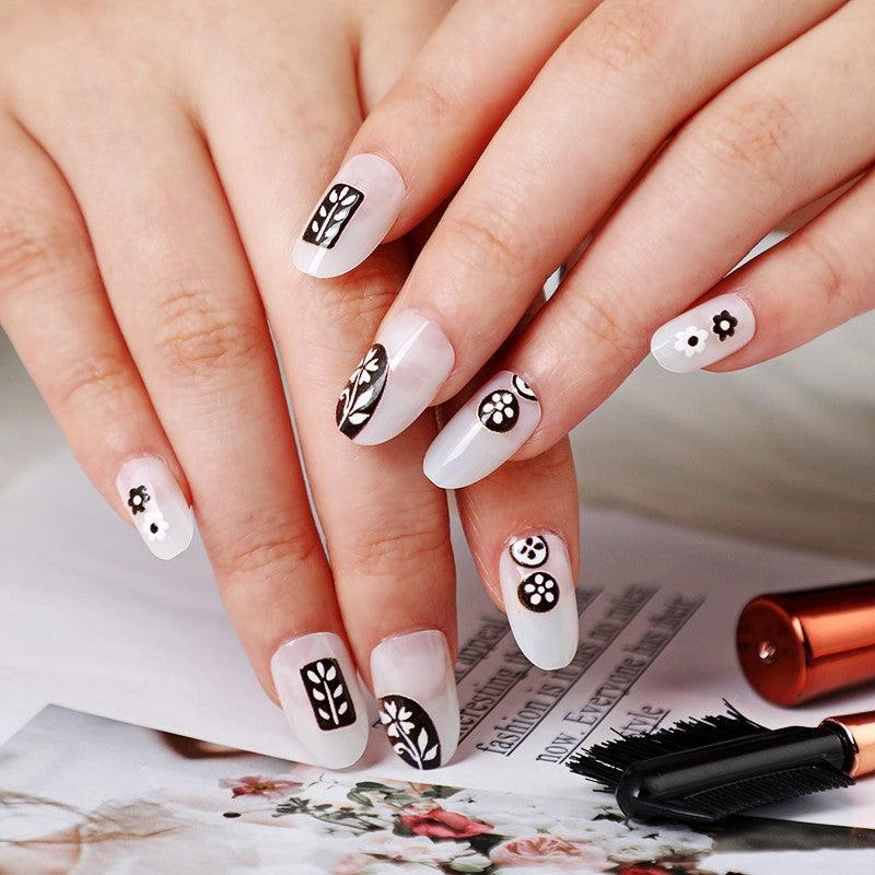 Creative design artificial nails with piano keys motif Kalsten