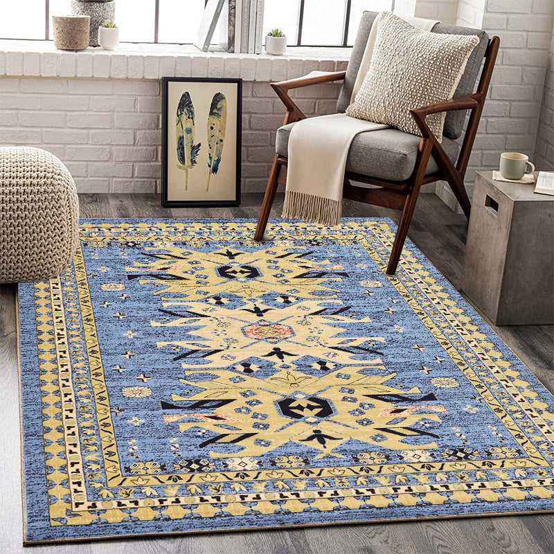 Vintage-Inspired Ornate Area Rug