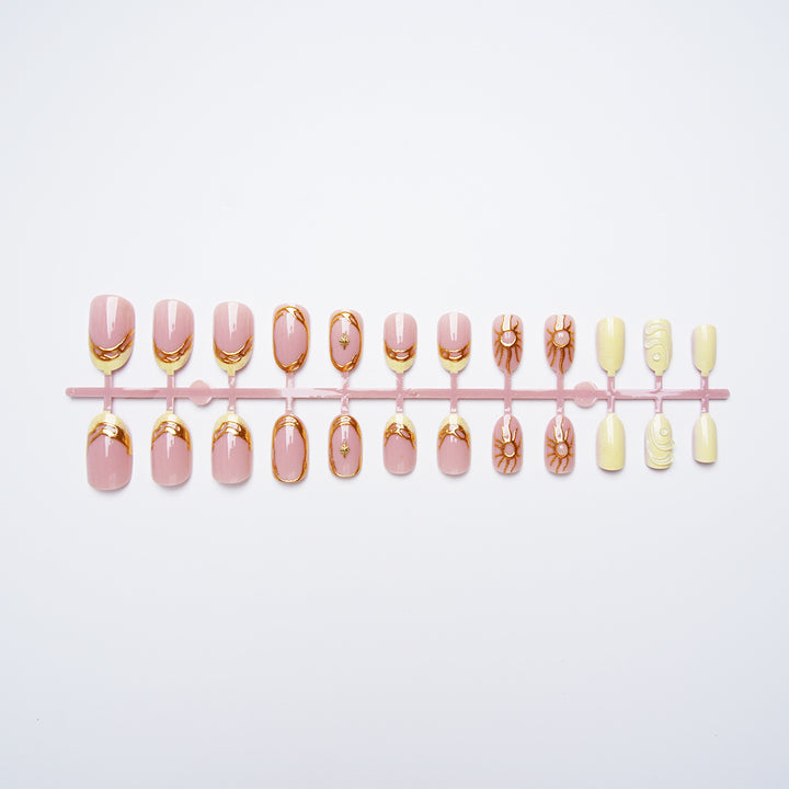 Elegant and Stylish Nail Set Kalsten