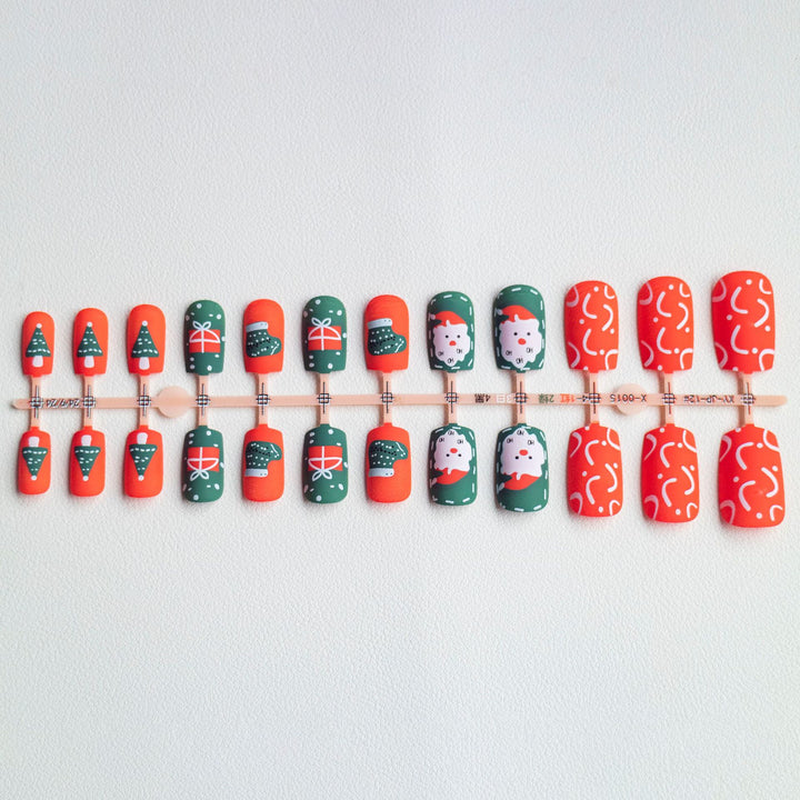Festive Winter Themed Nail Art