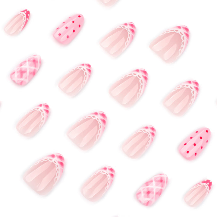 Artistic nail extensions with elegant patterns Kalsten