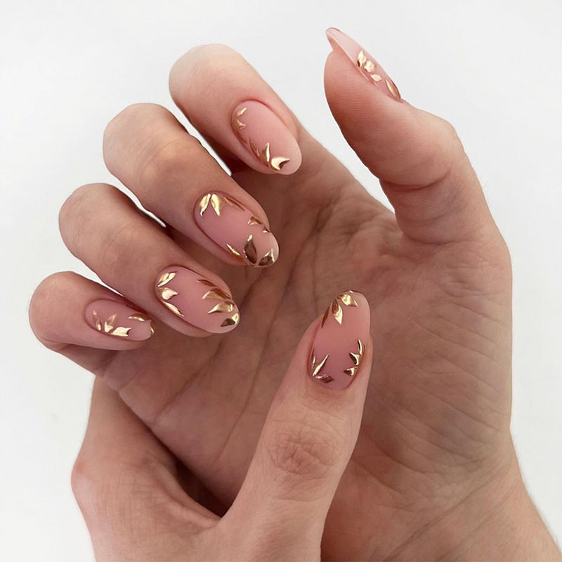 Elegant Gold Leaf Nail Art Kalsten