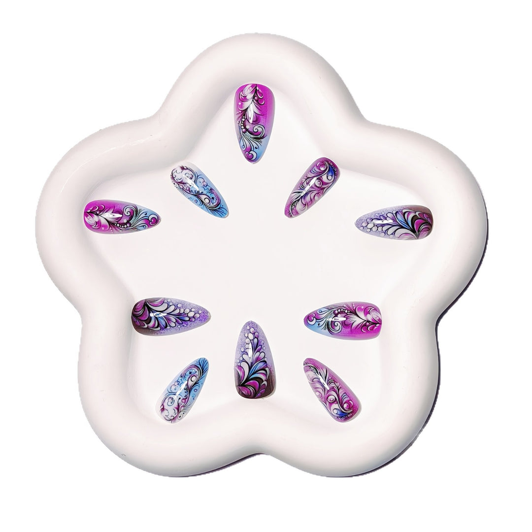 Creative artificial nails with floral and shimmering design elements Kalsten