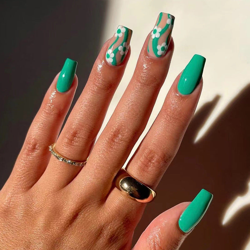 Artistic Nail Extensions in a Modern Floral Design Kalsten