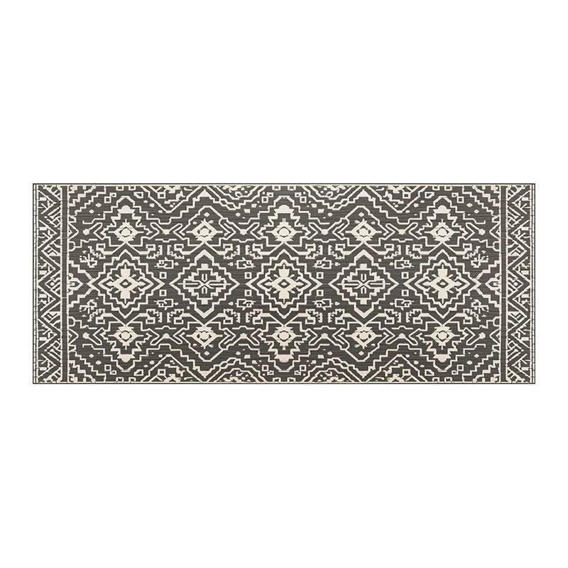 Vintage-Inspired Geometric Area Rug Kalsten