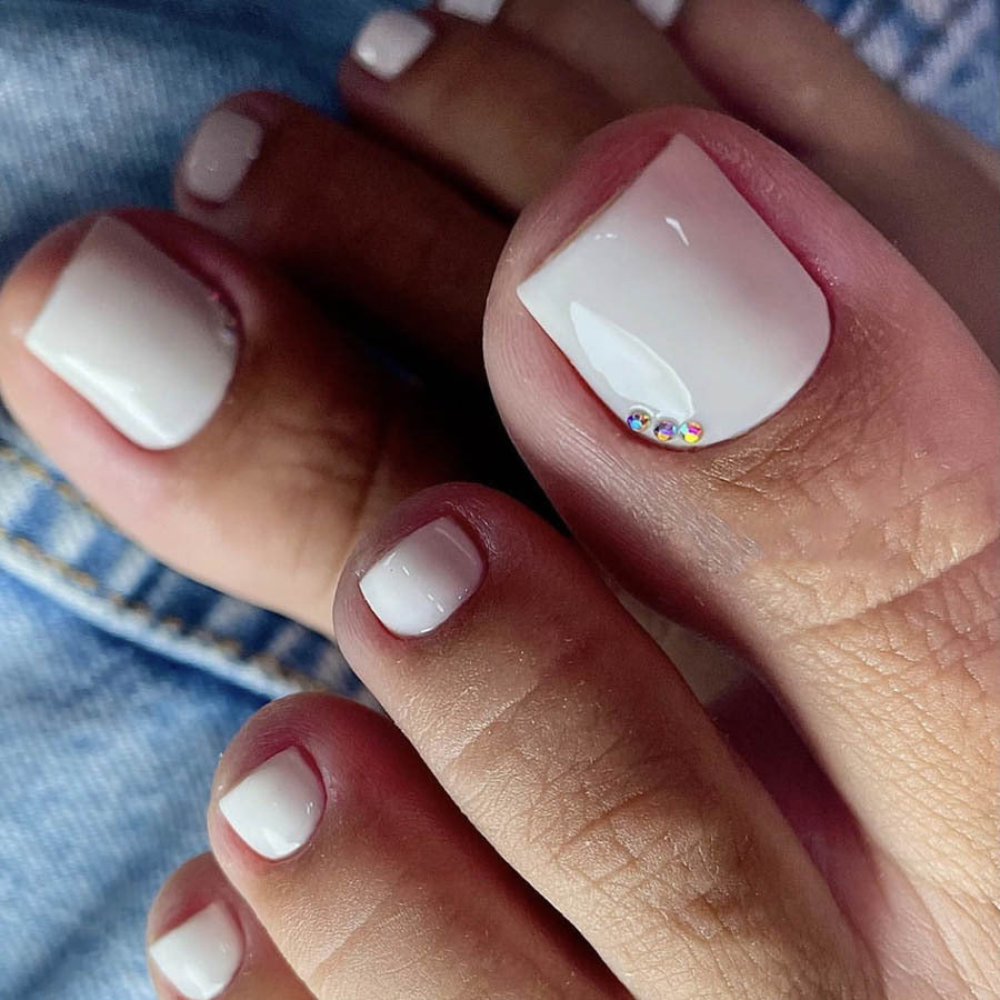 Nail art set with elegant glitter accents Kalsten