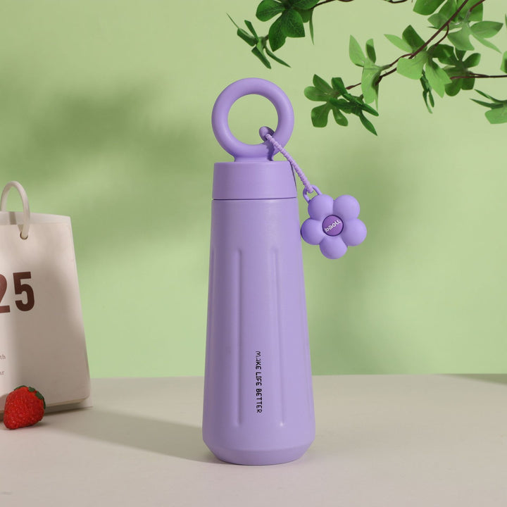 Ladies stylish plastic drinking bottle with charm Kalsten
