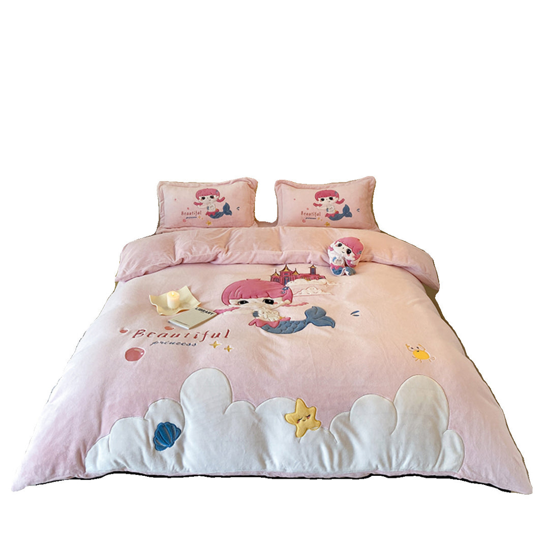 Children's bedding set with cute cheese appliqués made of soft cotton flannel