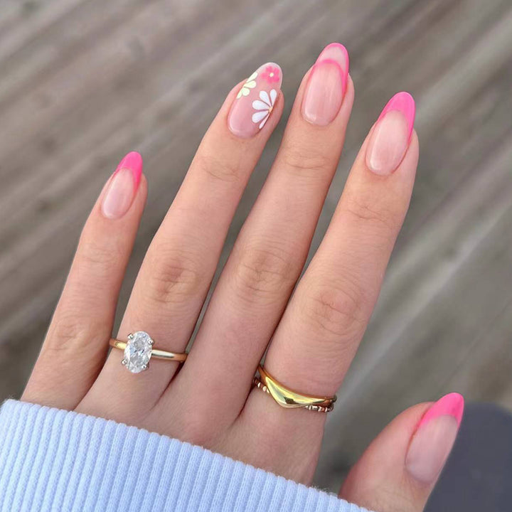 Artistic and creative nail tips Kalsten
