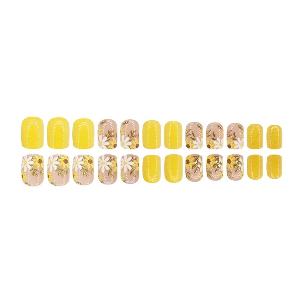 Creative Nail Design Set with Floral Accents Kalsten