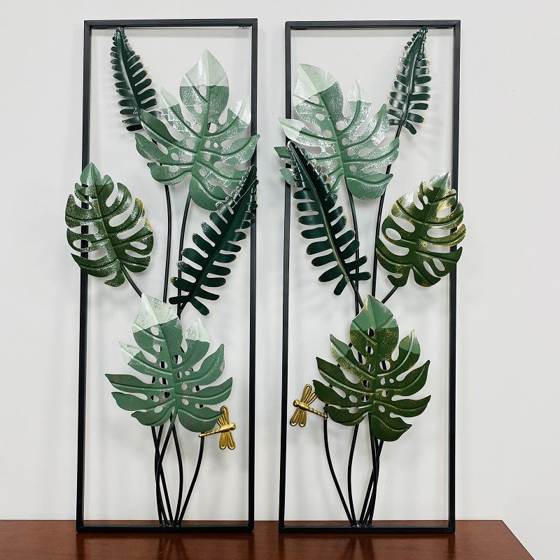 Decorative Metal Wall Art with Tropical Leaf Design Kalsten