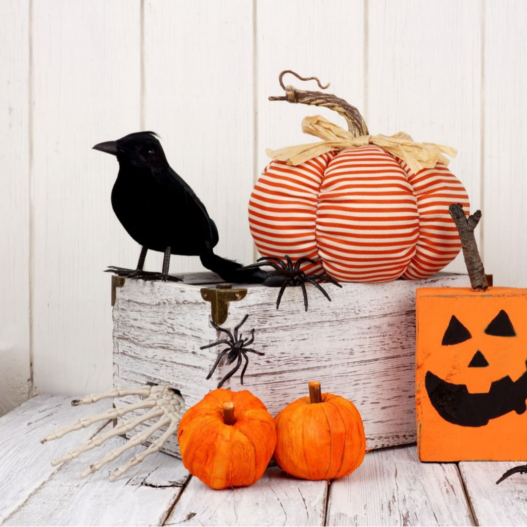 Decorative raven figure