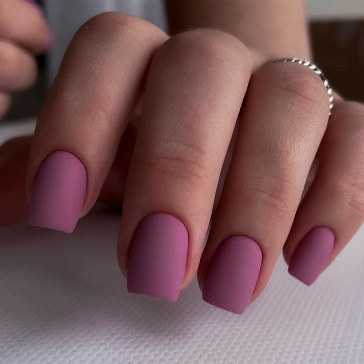 Artificial nail art with matte finish Kalsten
