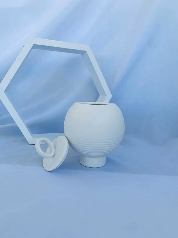 Modern Sculptural Decorative Lamp Kalsten