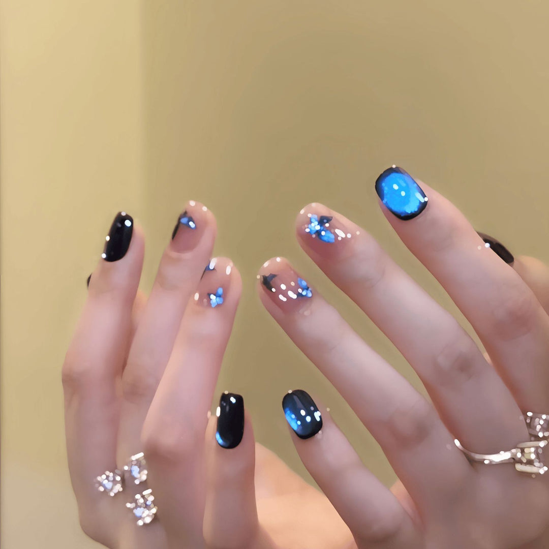 Artificial Nail Art with Glitter and Flower Designs Kalsten