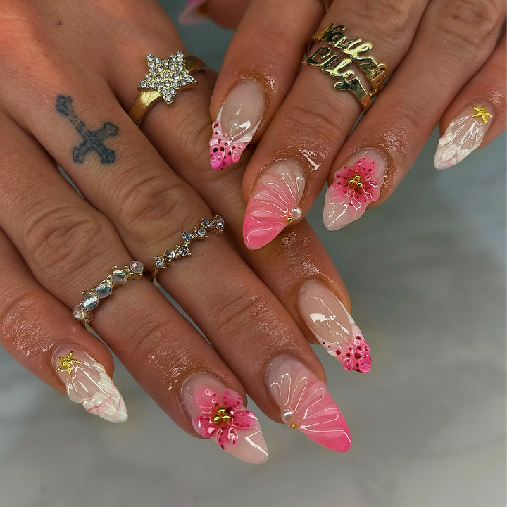 Artistic Floral-Designed Press-On Nail Art Kalsten