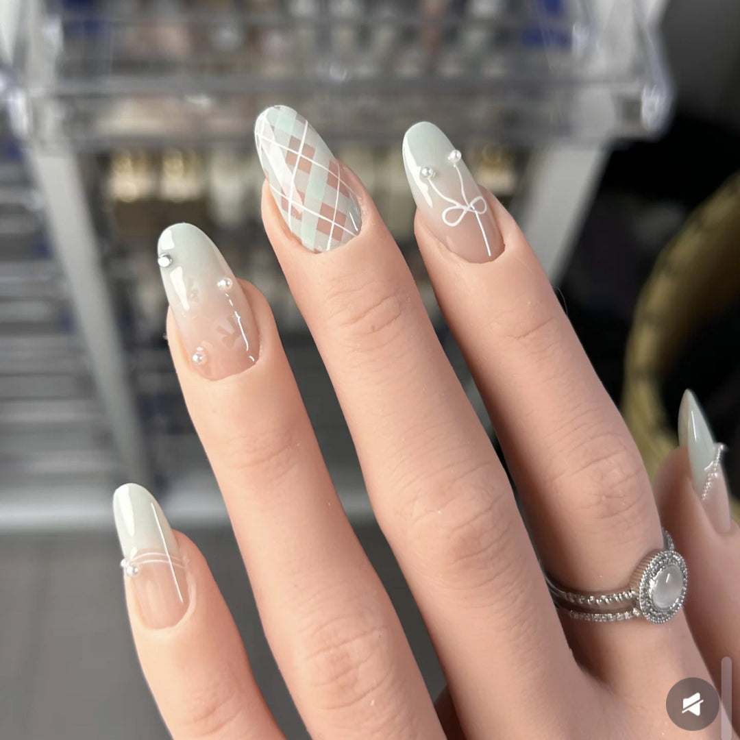 Decorative Press-On Nail Art Set Kalsten