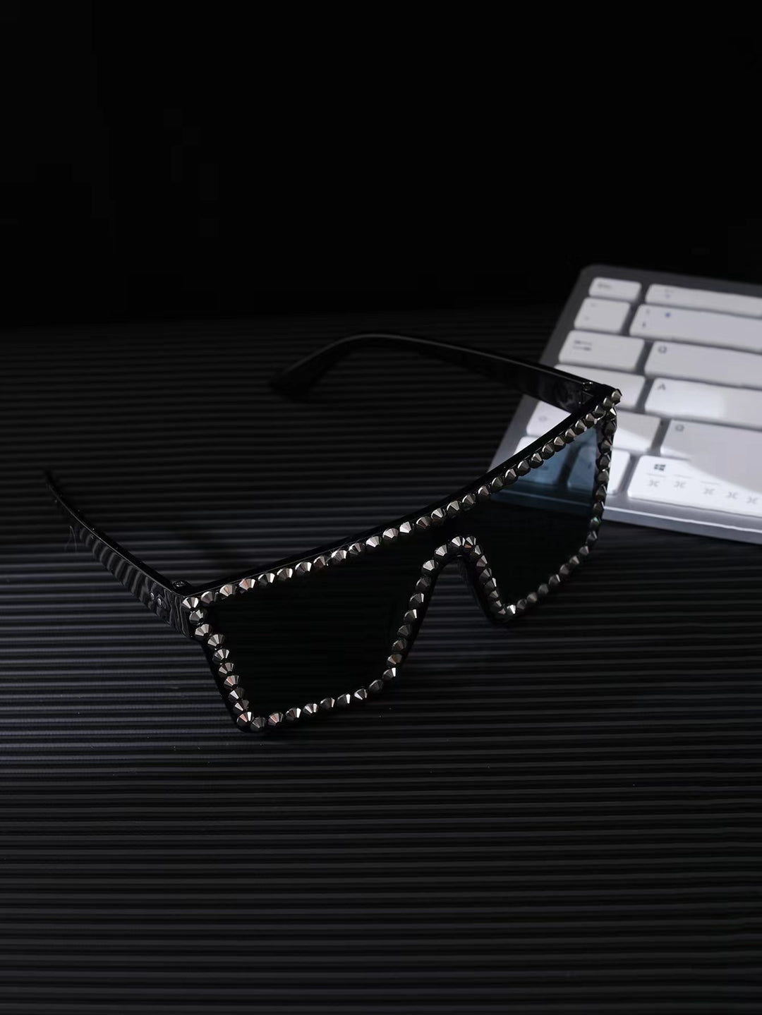 Women's Oversized Sunglasses with Modern Rectangular Frame Kalsten