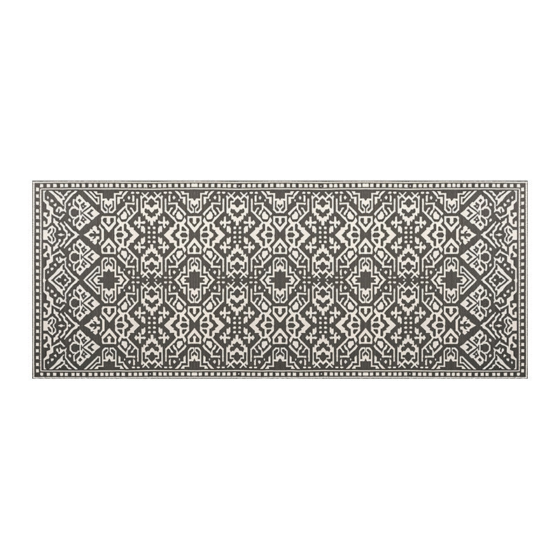 Vintage-Inspired Geometric Area Rug Kalsten