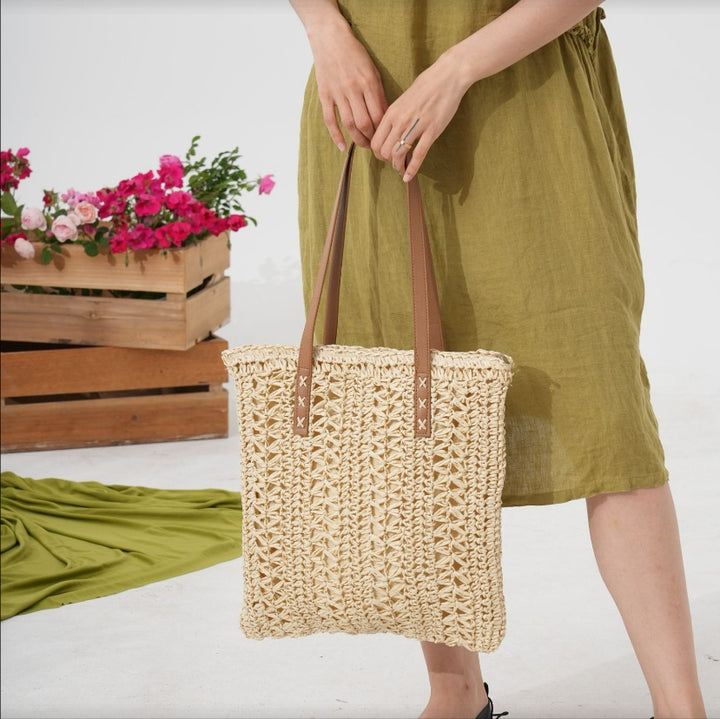 Spacious straw shoulder bag with elegant leather handles Kalsten