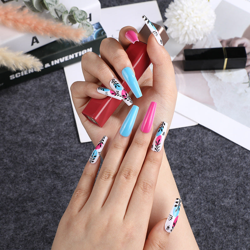 Artificial nails with floral design and creative accents Kalsten